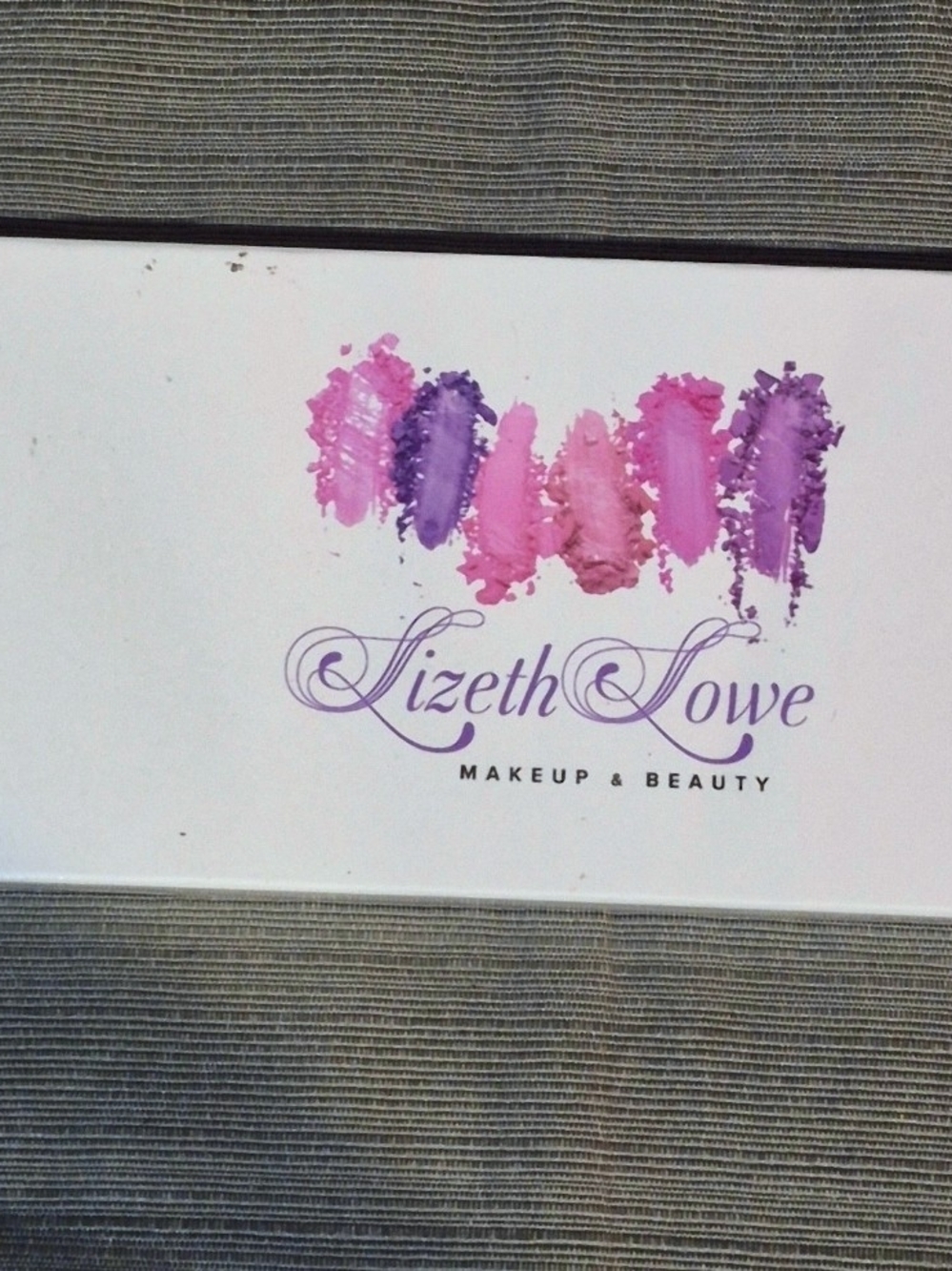 Lizeth Lowe Makeup & Beauty 15-Shade Eyeshadow Palette